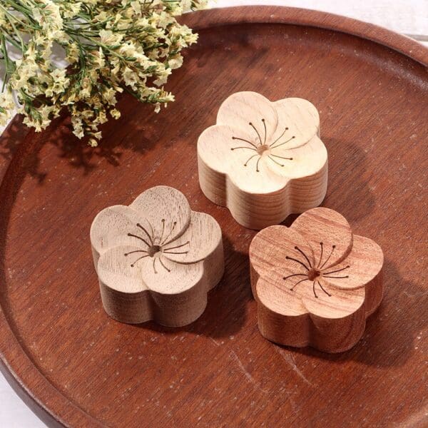 Flower Shape Wooden Aromatherapy Essential Oil Diffuser - Image 2