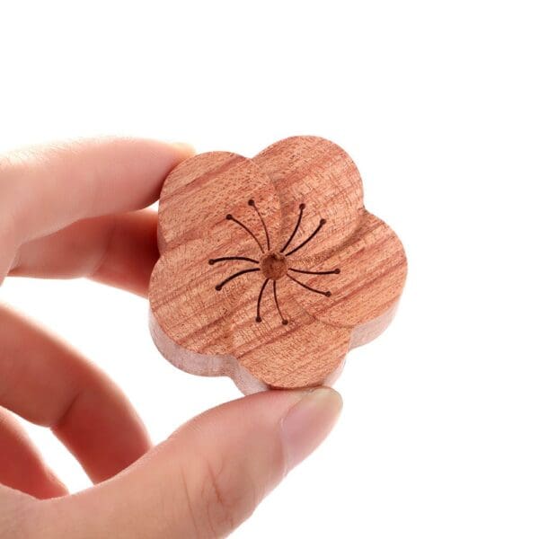 Flower Shape Wooden Aromatherapy Essential Oil Diffuser - Image 6